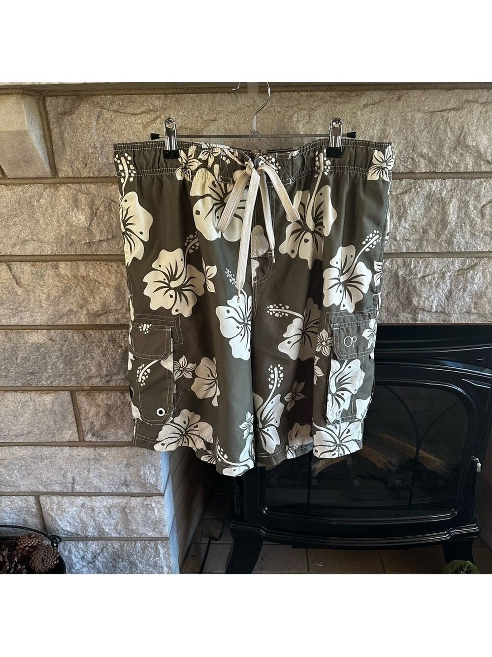 OP men’s swim trunks olive green cream floral with pockets size large